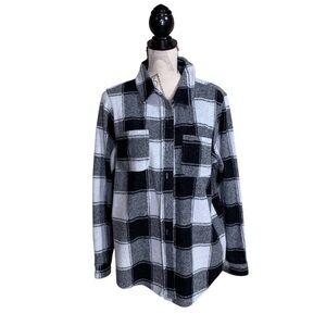Time and True L Black and White Plaid Fleece Button Down Shirt‎